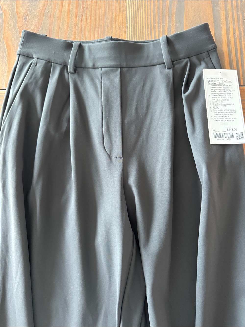 LuluLemon Daydrift High-Rise Pleated Trousers